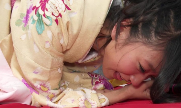 「あぁ～ダメダメイちゃう～」バイブローター極太ちんこでガンガン突いて悶絶！追撃手マンで潮噴くお姉さん