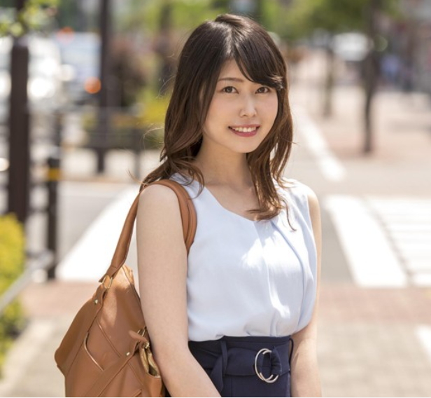 「えっ挿れるのはちょっと、あっダメっ」挿れるのは何ですか？もう挿いっちゃってますよ？隙を見て挿入されちゃうお姉さん